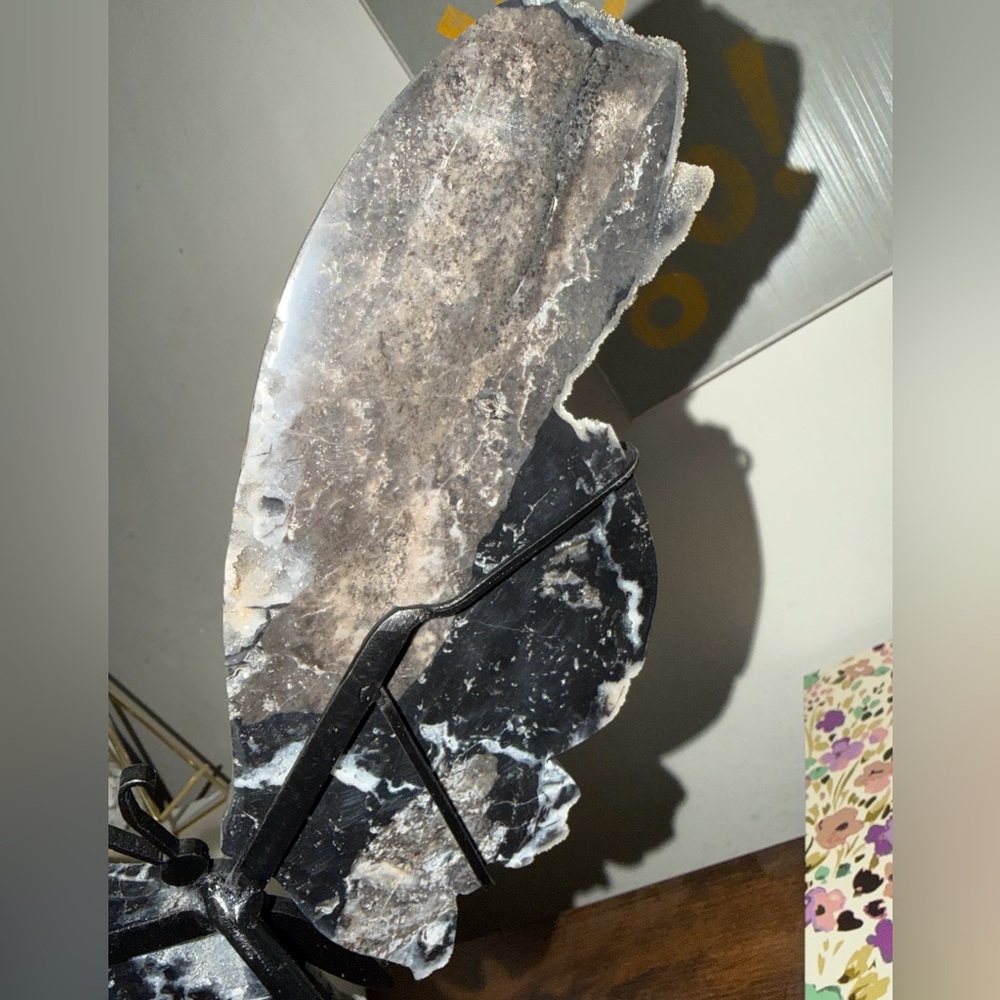 Sphalerite wings - Picture 5 of 8
